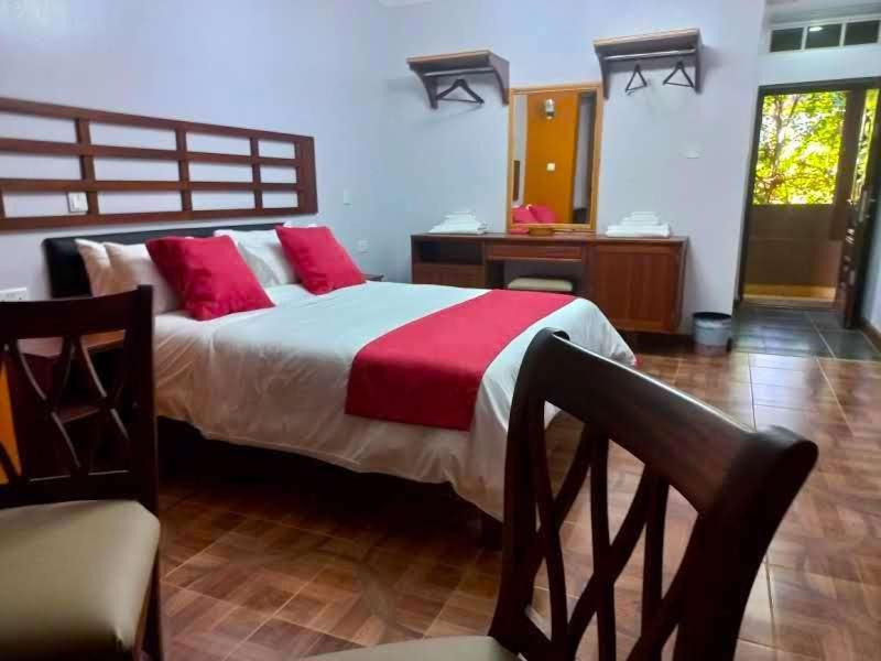Edgewood Country Place Hotel Thika Bagian luar foto